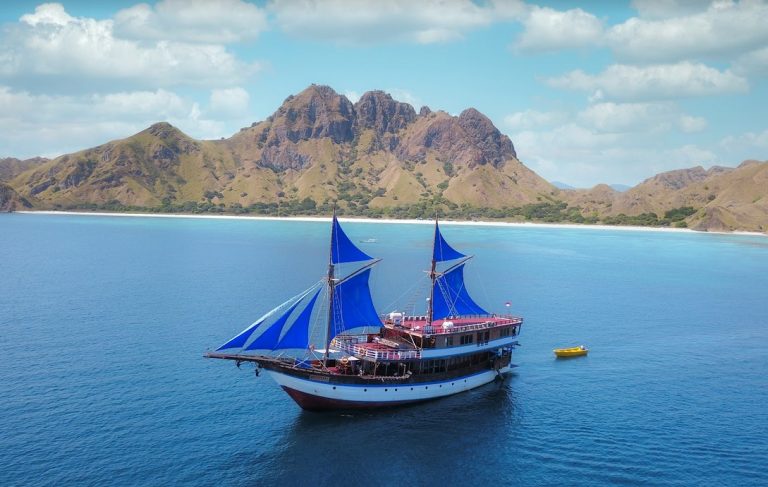Fakta Unik Kapal Phinisi; Warisan Budaya Kebanggaan Masyarakat Sulawesi Selatan
