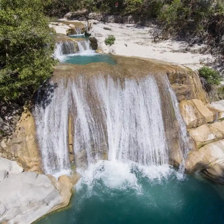 Air Terjun Sumba Timur: Tempat Healing Terbaik Buat Kamu