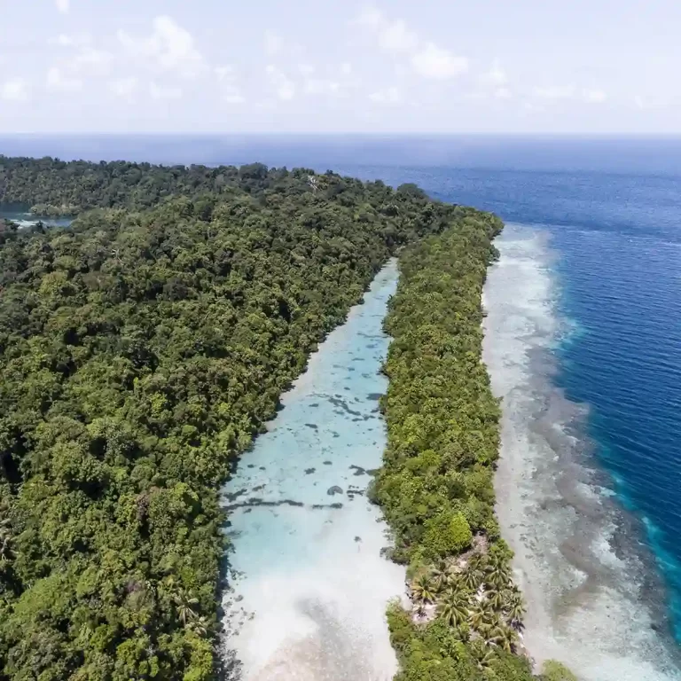 Laguna Kehe Daing, Danau Cantik di Pinggir Pantai