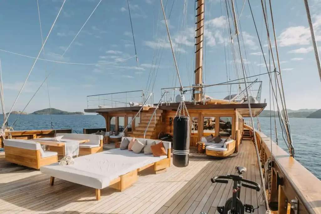 Lamima - Main Deck Facilities | Labuan Bajo Tour | IndonesiaJuara Trip