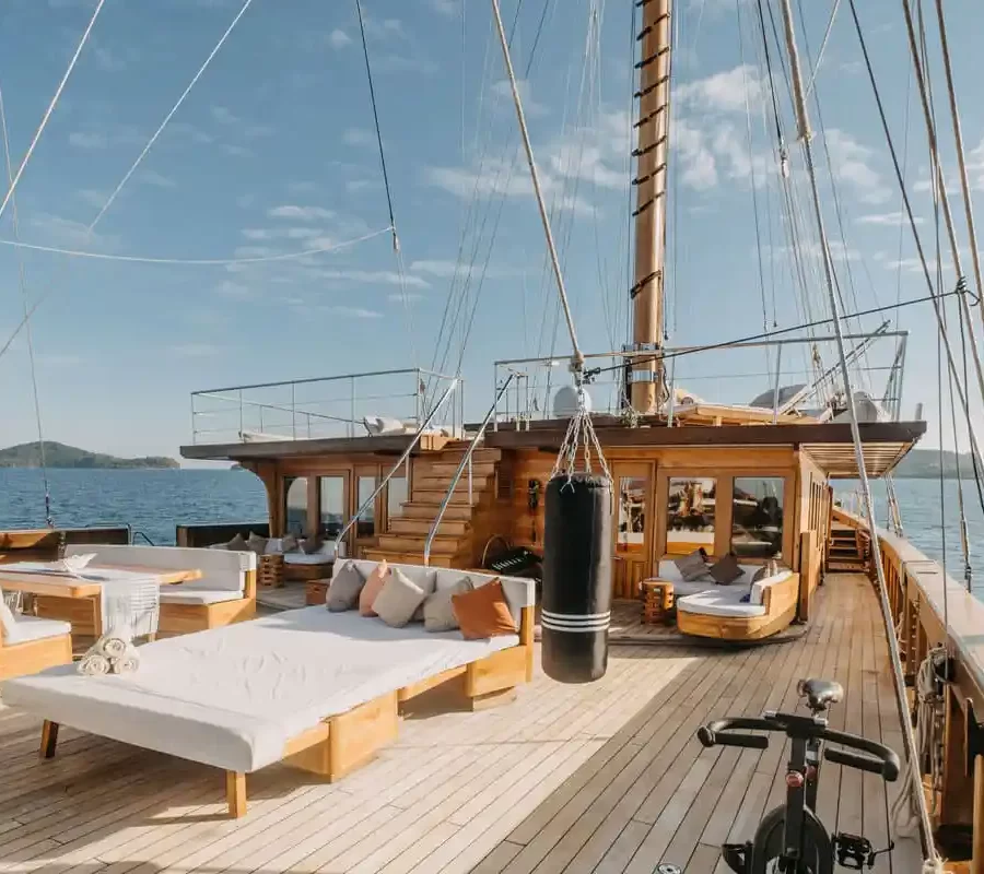 Lamima - Main Deck Facilities | Labuan Bajo Tour | IndonesiaJuara Trip