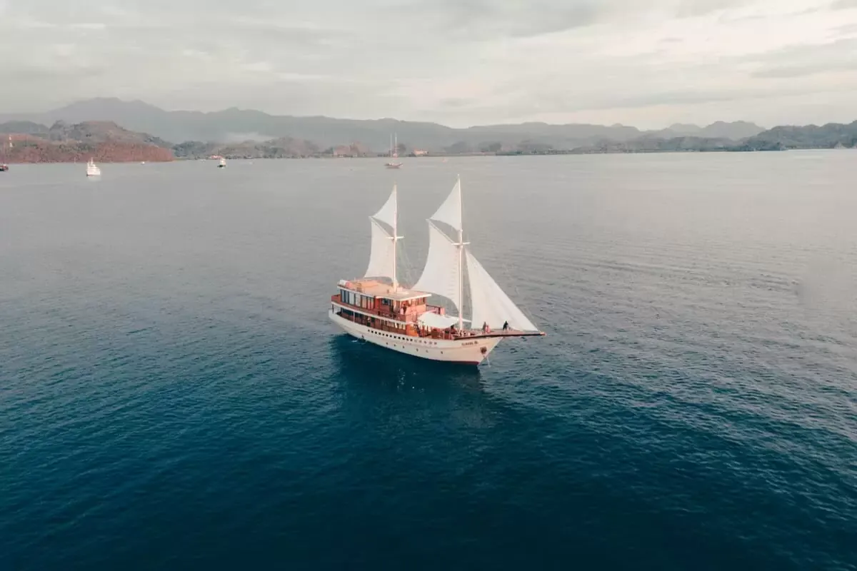 Phinisi Elbark Cruise - Drone View