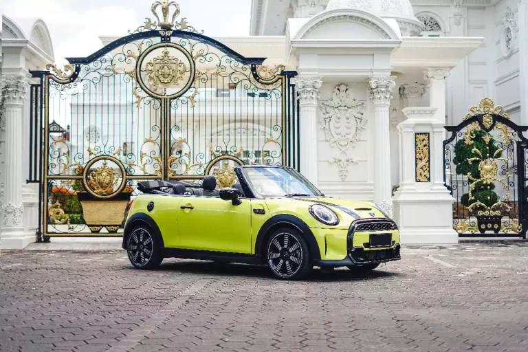 Sewa Mini Cooper di Bali, Mobil Paling Asyik Untuk Liburan
