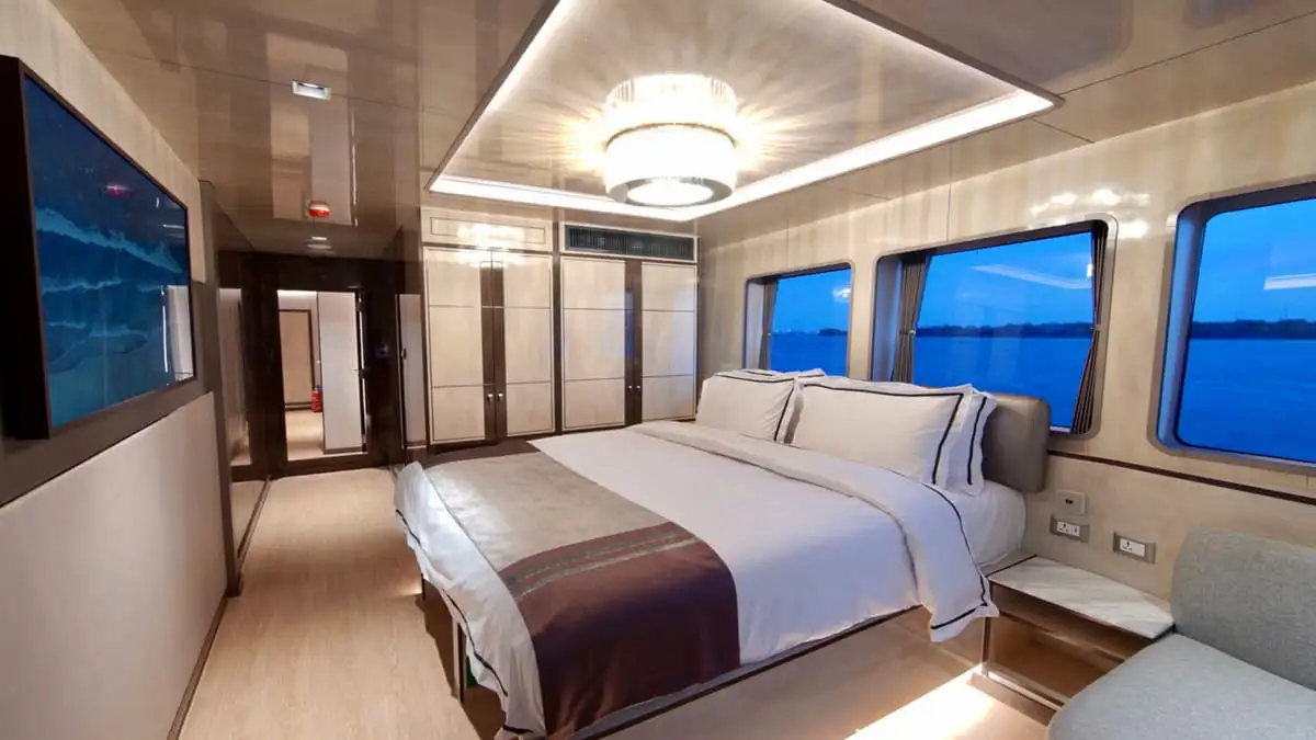  Velocean - Platinum Oceanfront Suites