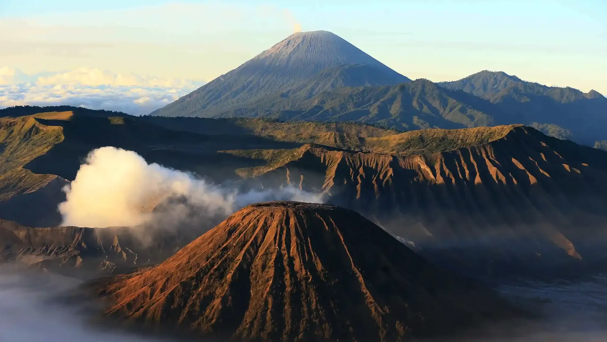 Gunung Bromo (sumber: wikimedia)