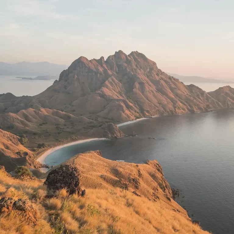 Ini Cara Ke Labuan Bajo, Naik Pesawat ke Bandara Komodo