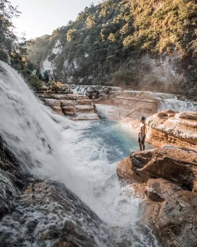 4 Wisata Air Terjun di NTT yang Bikin Liburanmu Tak Terlupakan