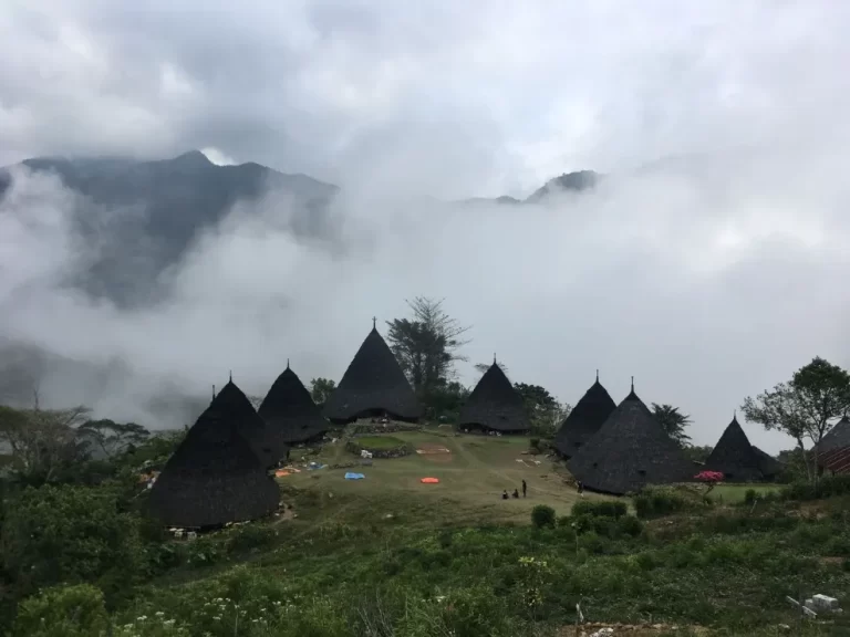Penting! Berikut Ini 2 Rute Utama dan Cara Menuju ke Wae Rebo, Flores