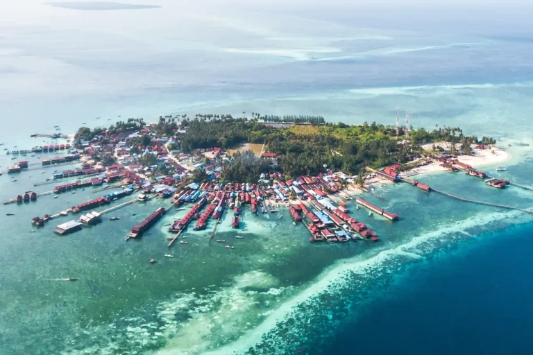 Simak Begini Cara ke Derawan dari Balikpapan