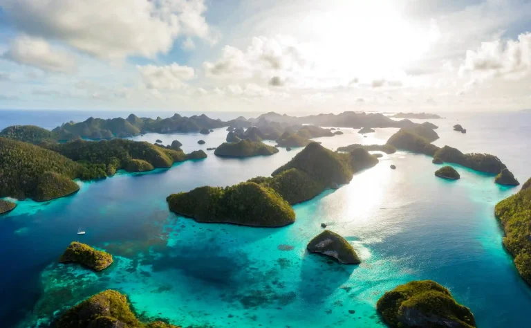 Pulau Kofiau Raja Ampat: Spot Eksotis yang Belum Banyak Diketahui