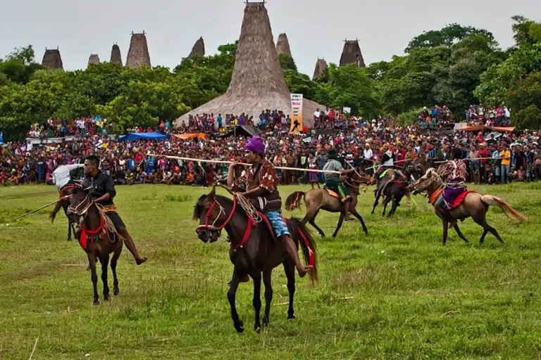 Tradisi Pasola di Sumba: Perang Adat Penuh Makna dan Pesona Budaya