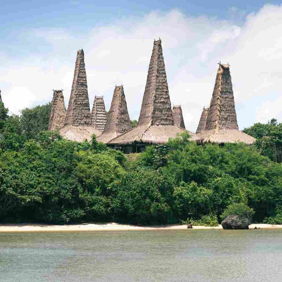 Desa Adat Ratenggaro Sumba Barat Daya