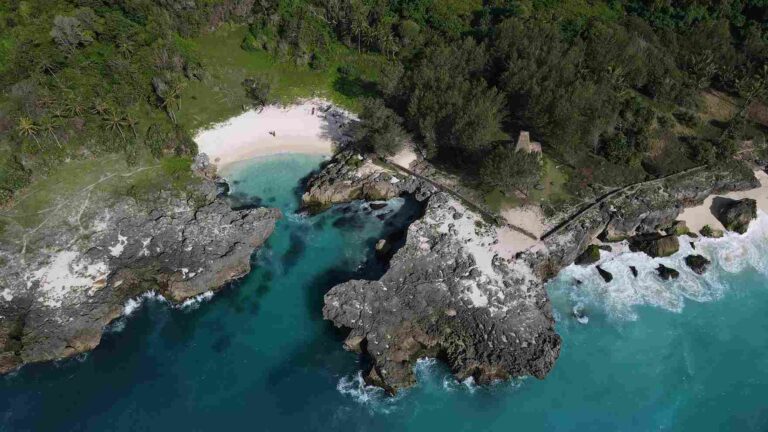 Explore Wisata Sumba Barat Daya: Dari Pantai Hingga Kampung Adat