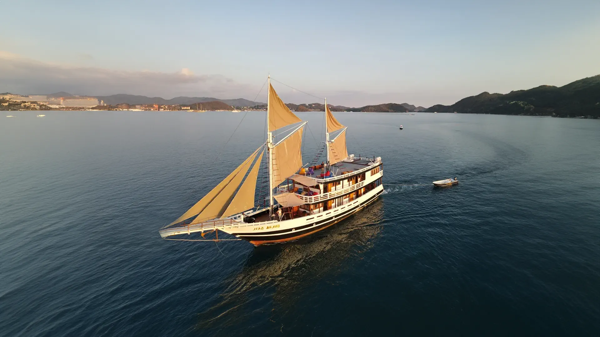 Sewa Kapal Sukha Sail Phinisi | Labuan Bajo | Indonesia Juara Trip