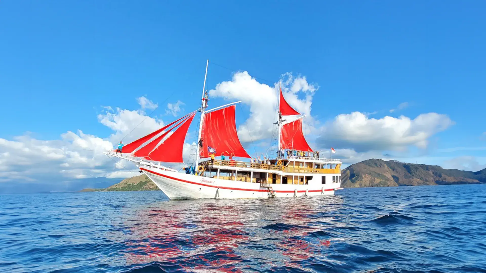 Sewa Kapal Thalassa 2 Phinisi Cruise by Indonesia Juara Trip