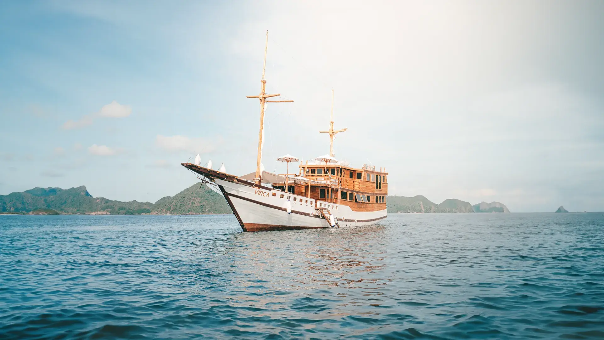 Sewa Kapal Vinca Cruise Phinisi by Indonesia Juara Trip