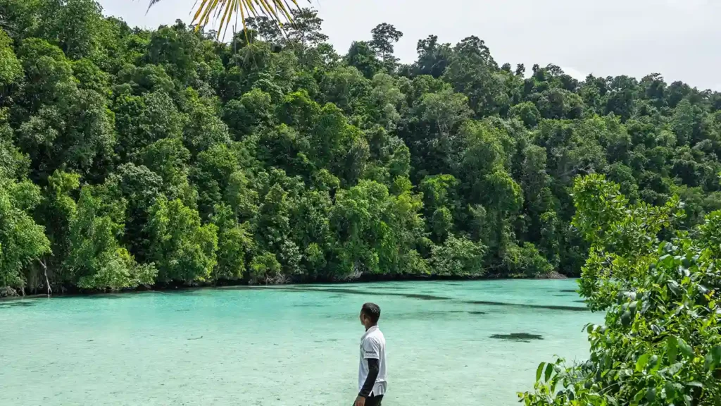 Laguna Kehe Daing Derawan - IndonesiaJuara Trip