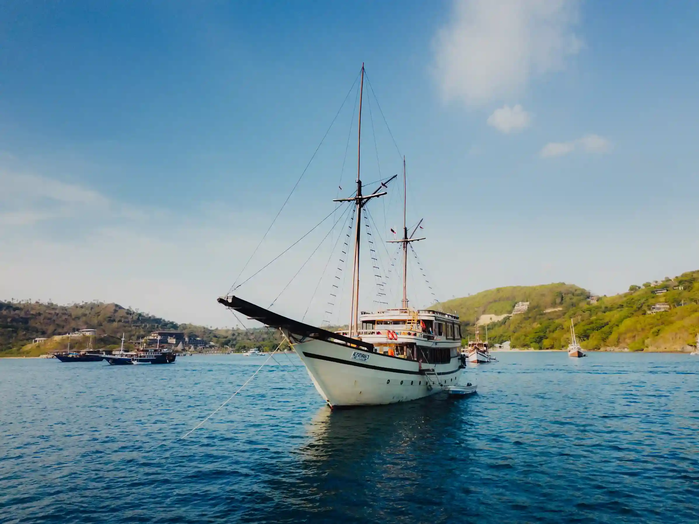 Al Fatran Phinisi Cruise sailing Lombok to Labuan Bajo by Indonesia Juara Trip