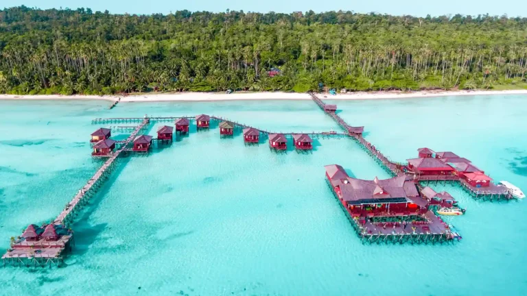 Maldives Kalimantan: Surga Tropis Versi Indonesia yang Bikin Kamu Betah
