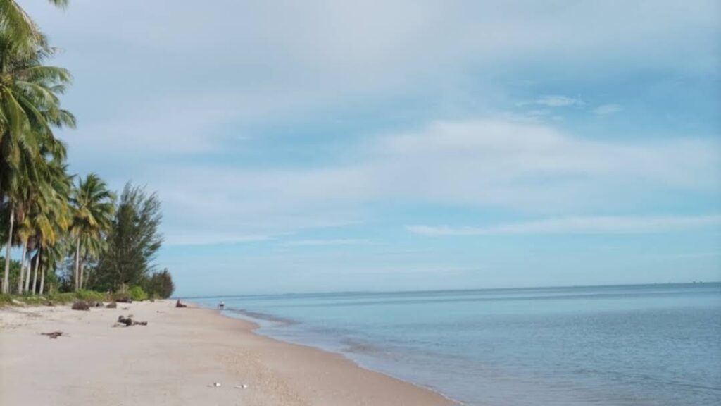 Pantai Kelapa Mangkupadi | Wisata di Kalimantan Utara