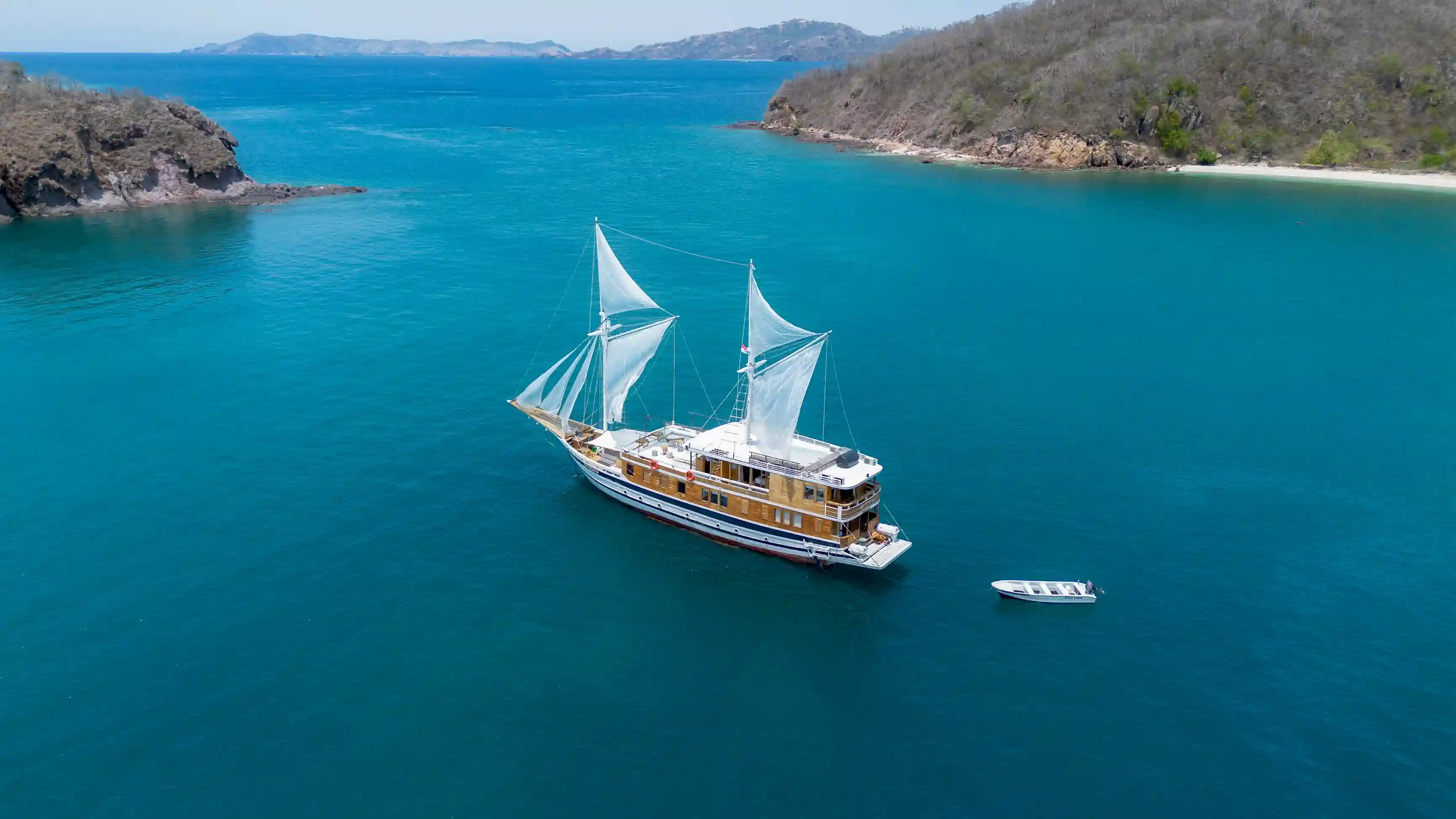 Sewa Kapal Catnazse Liveaboard Phinisi | Labuan Bajo Tour | Komodo Tour | Indonesia Juara Trip