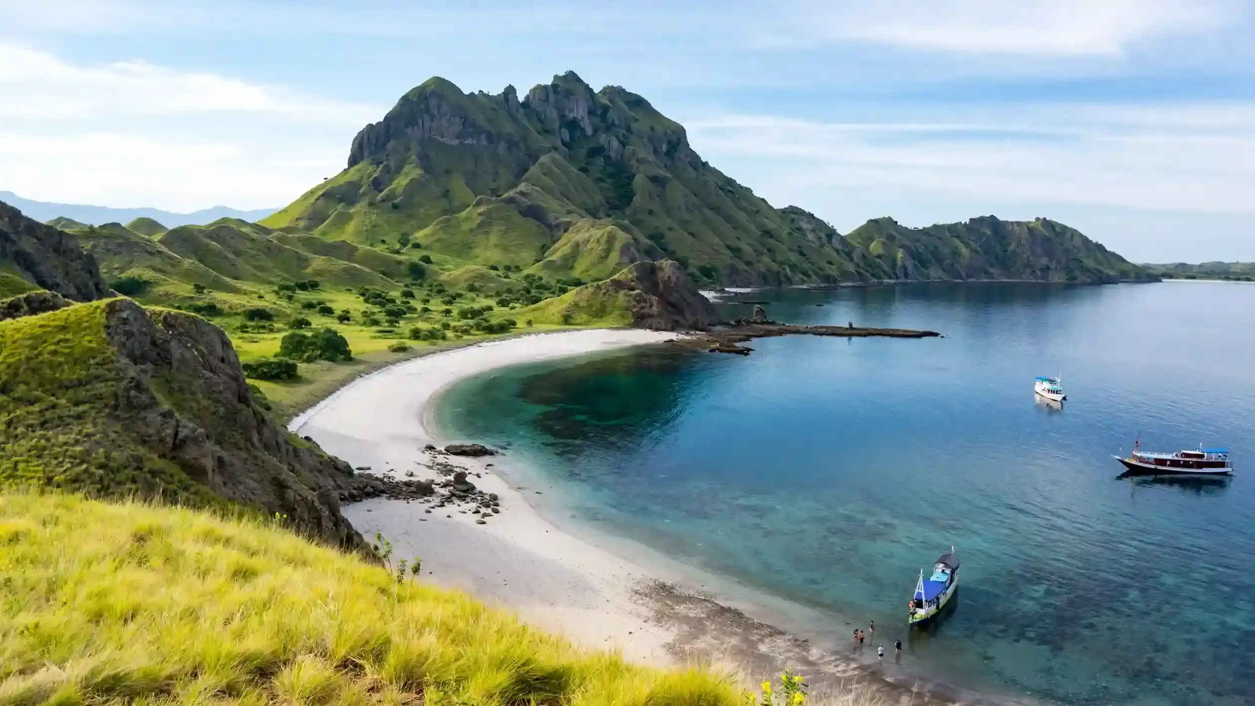 Pulau Padar di Taman Nasional Komodo | IndonesiaJuara Trip