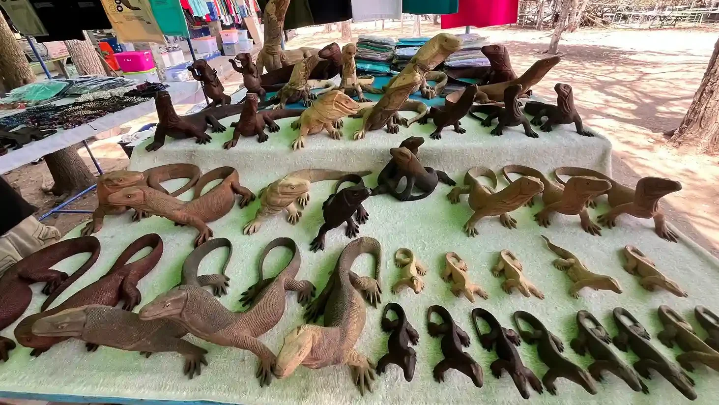 Patung Komodo Indonesia | Juara Trip