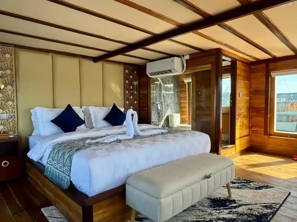 Mallaca I Cabin | Raffles Cruise | Komodo Tour | Indonesia Juara Trip