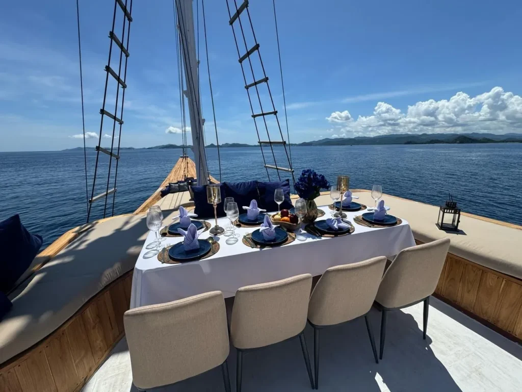 Outdoor Dining Area | Raffles Cruise | Komodo Tour | Indonesia Juara Trip