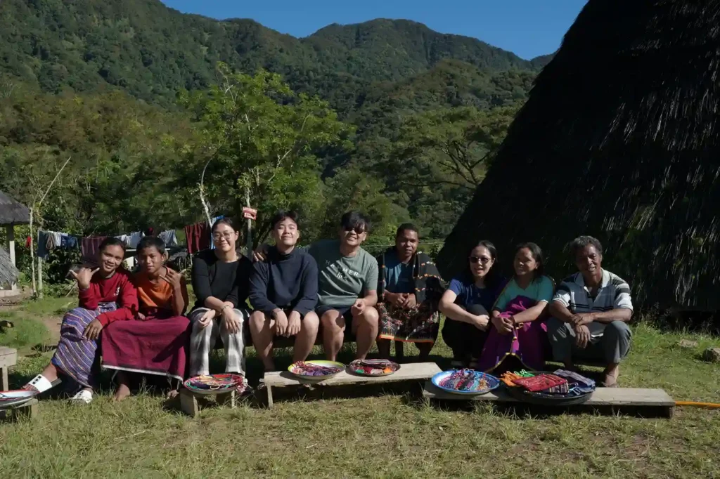 Masyarakat di Desa Wae Rebo | IndonesiaJuara Trip