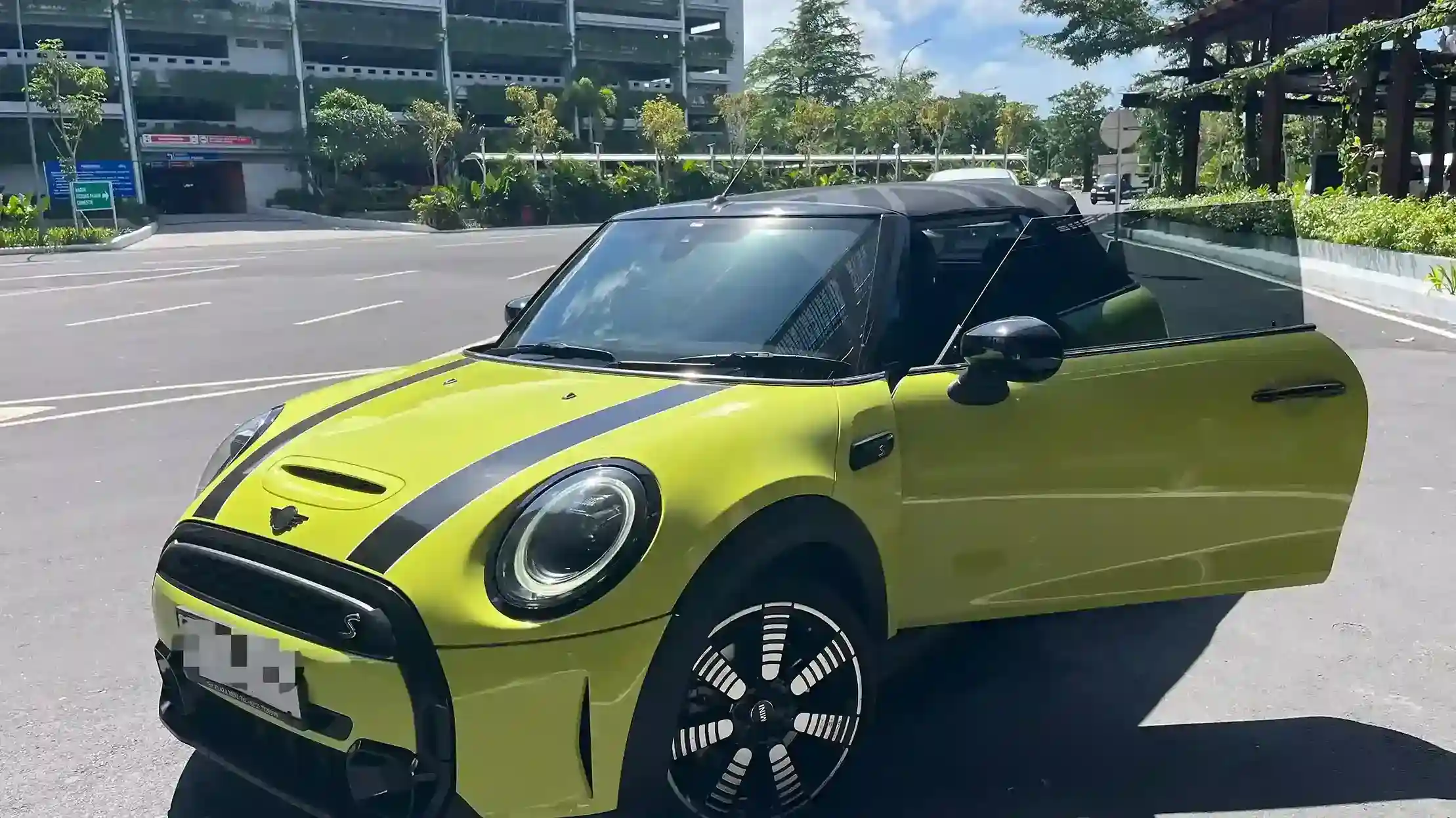 Sewa Mini Cooper Labuan Bajo | Komodo Airport VIP transfer