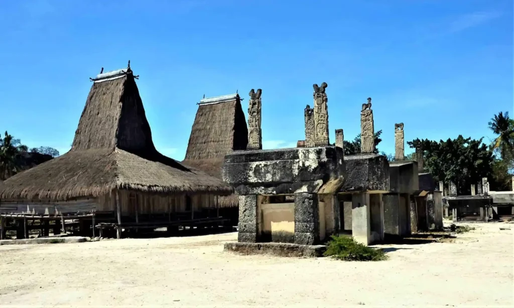 Kampung Adat Praiyawang (source: Nilia Andrini on atourin.com)
