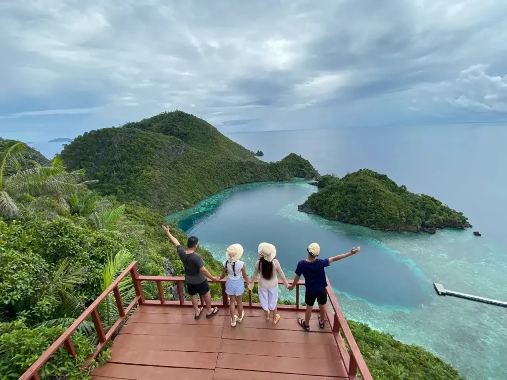 Private Trip Misool Raja Ampat | Karawapop | Indoensia Juara
