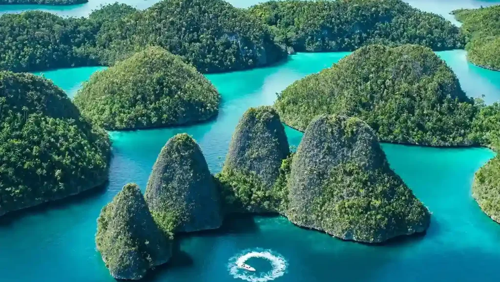 Pulau Wayag Raja Ampat Papua Barat Daya | Indonesia Juara Trip