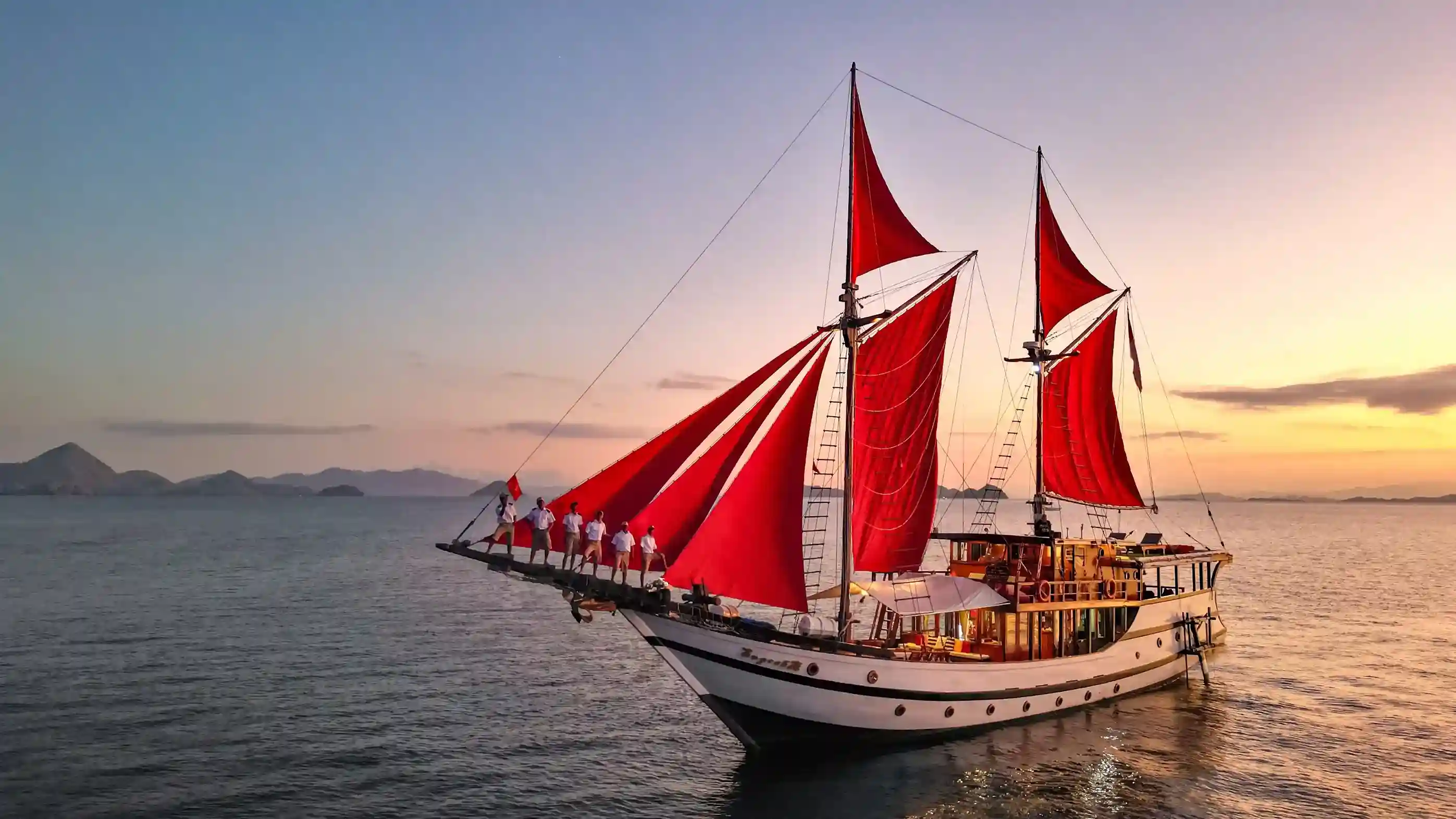 Supraba Liveaboard Phinisi Boat Charter | Supraba Exterior | Komodo Tour | Raja Ampat Tour | Indonesia Juara Trip
