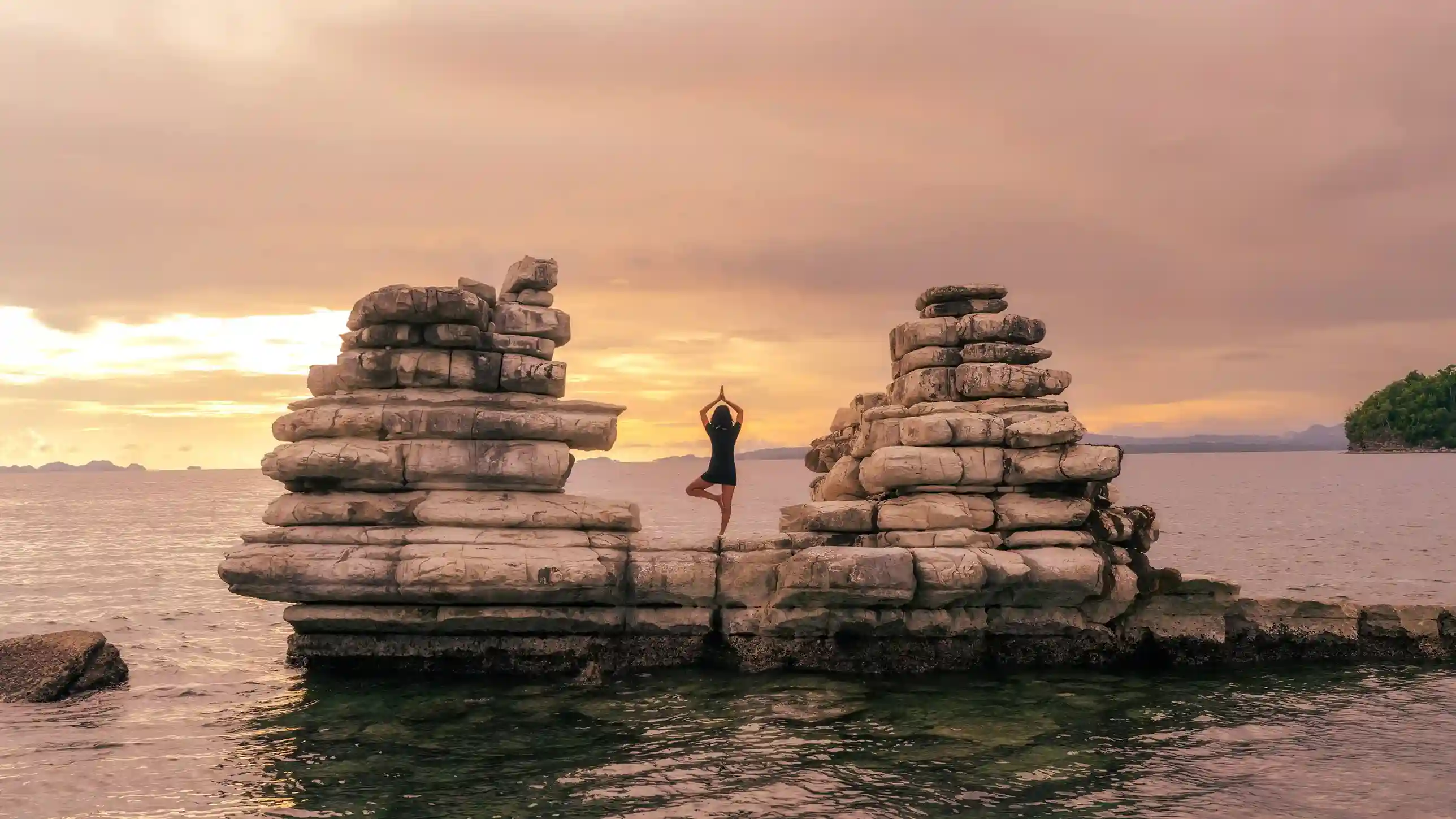 Batu Susun Fafanlap | Misool Tour | IndonesiaJuara Trip