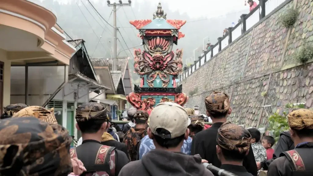 Entas-Entas | Upacara Adat Suku Tengger (Source wonderfulimages.kemenparekraf.go.id)