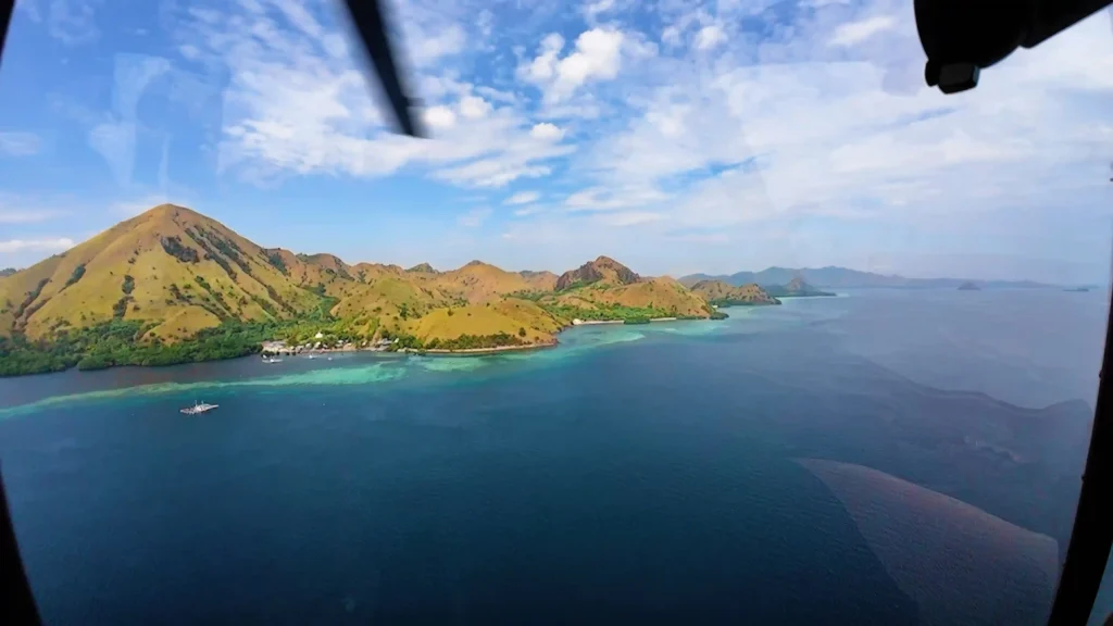 Terbang di Langit Komodo | Paket Tour Helikopter Labuan Bajo | IndonesiaJuara Trip