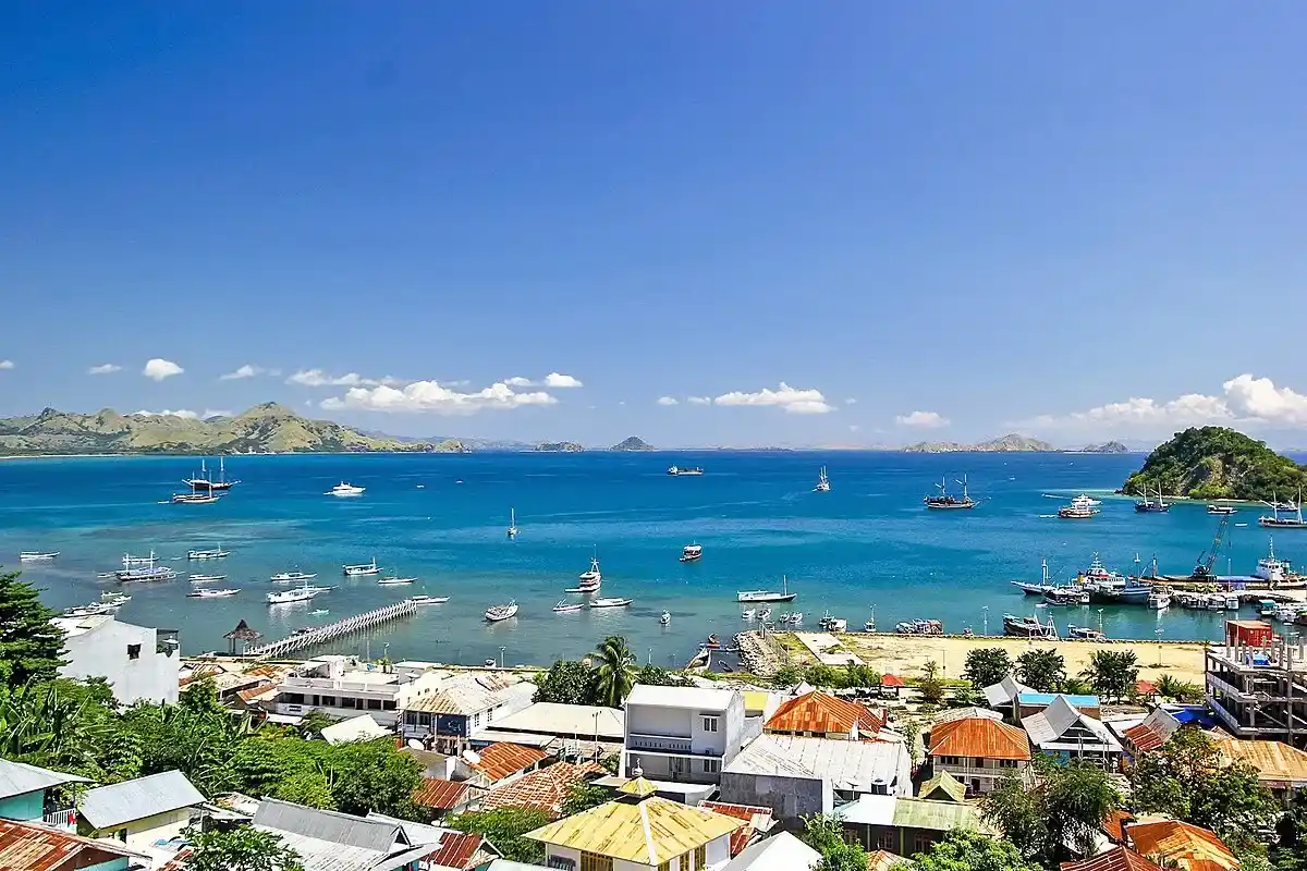 Pelabuhan Labuan Bajo | Tour Helikopter Labuan Bajo | IndonesiaJuara Trip