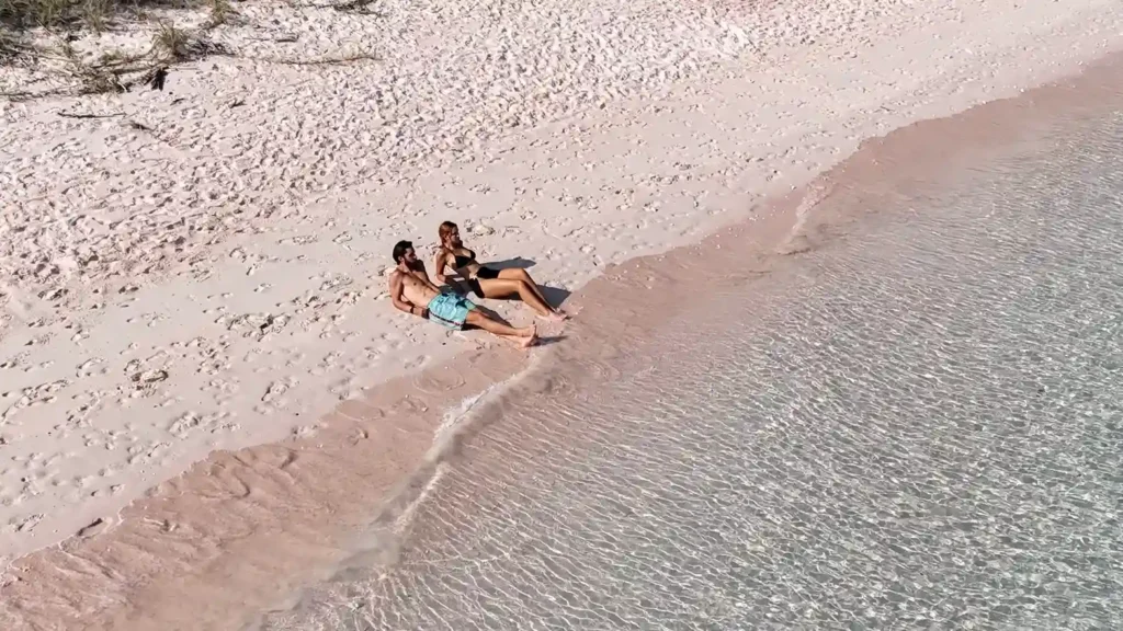 Pink Beach Labuan Bajo | Labuan Bajo Tour | IndonesiaJuara Trip