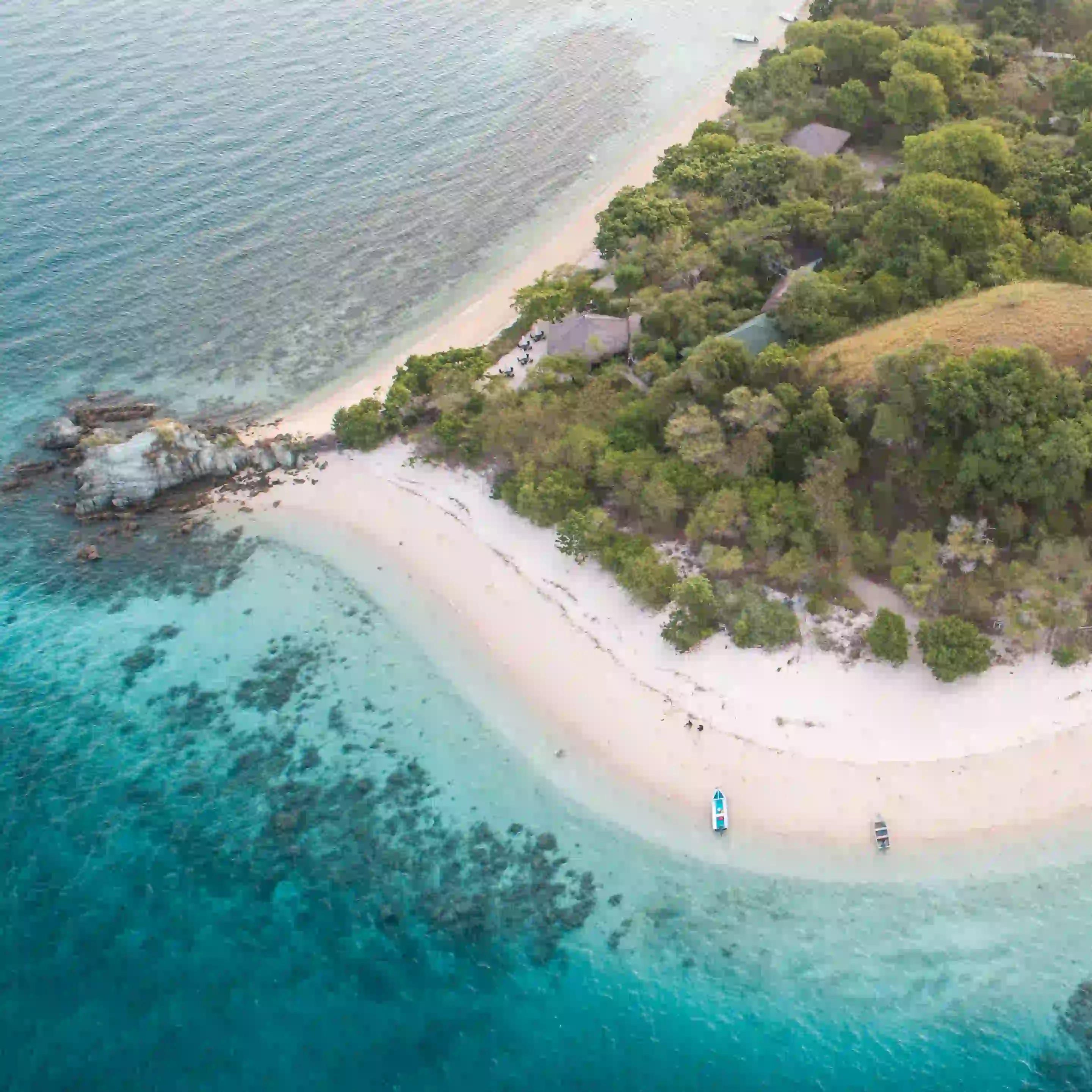 Pulau Bidadari | Tour Helikopter Labuan Bajo | IndonesiaJuara Trip