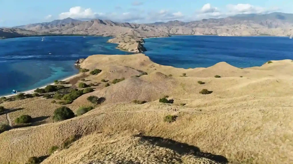 Gili Lawa Labuan Bajo | Labuan Bajo Tour | IndonesiaJuara Trip