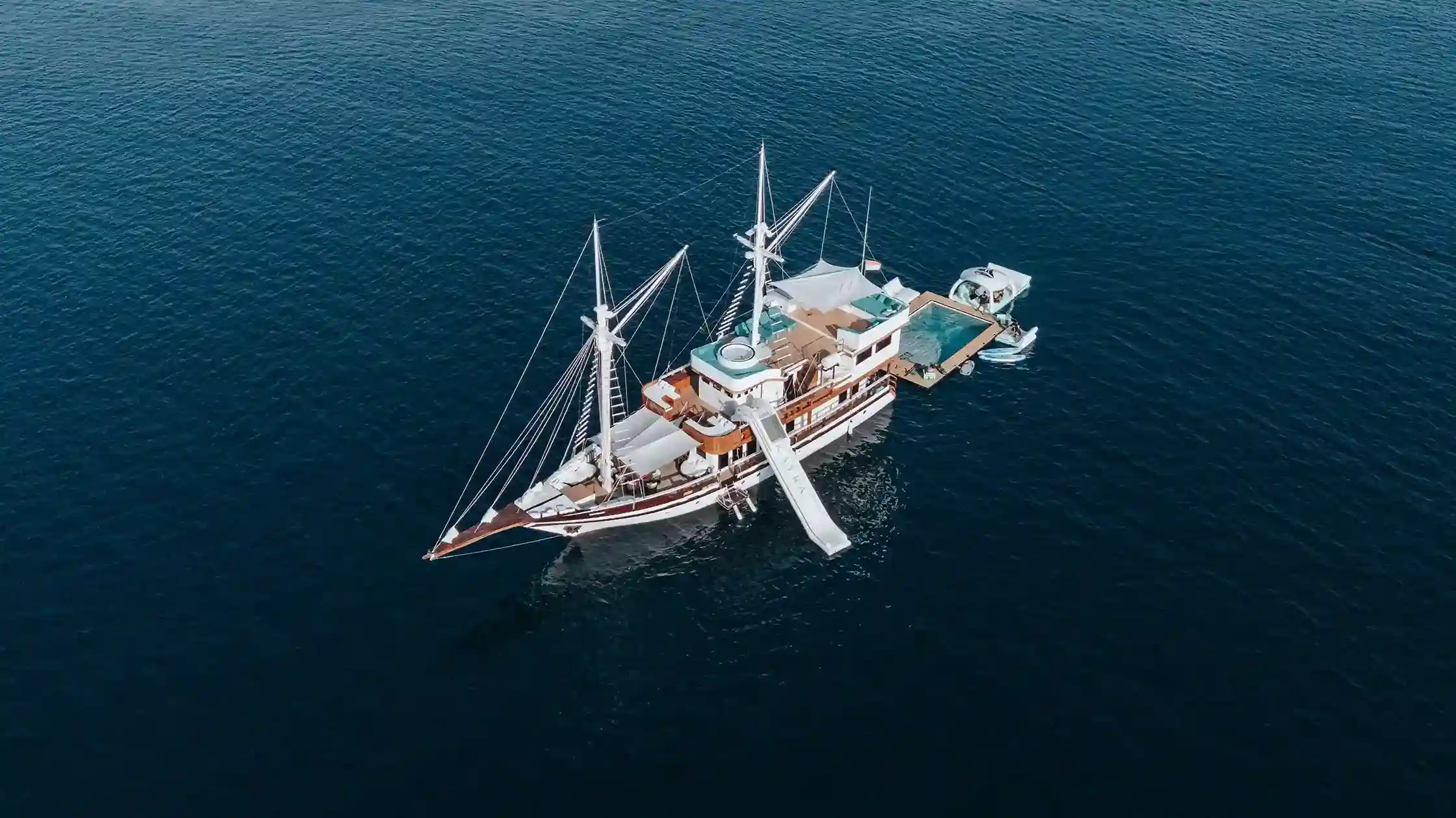 Kayra Phinisi Yacht | IndonesiaJuara Trip