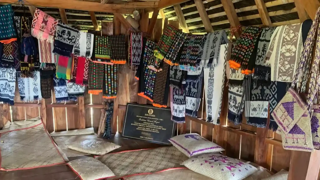 Kerajinan Lokal di Kampung Melo Labuan Bajo (Source: Google Maps | Laetitia BBC)