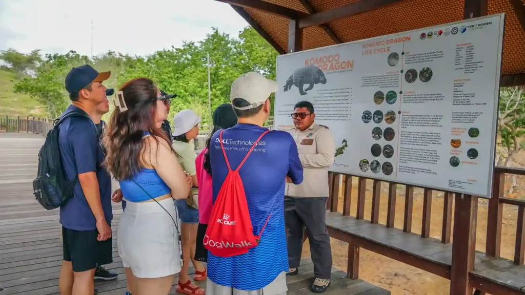 Turis Bersama Ranger di Taman Nasional Komodo | Labuan Bajo Tour | IndonesiaJuara Trip