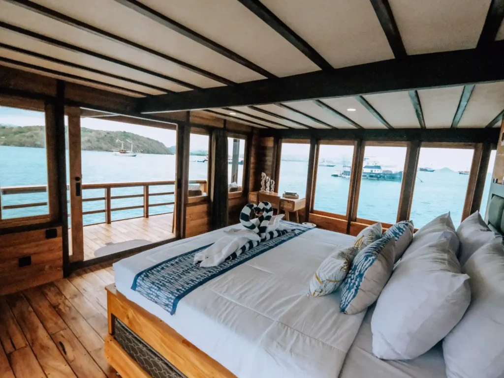 Sagara Cabin Kanthaka phinisi | IndonesiaJuara Trip