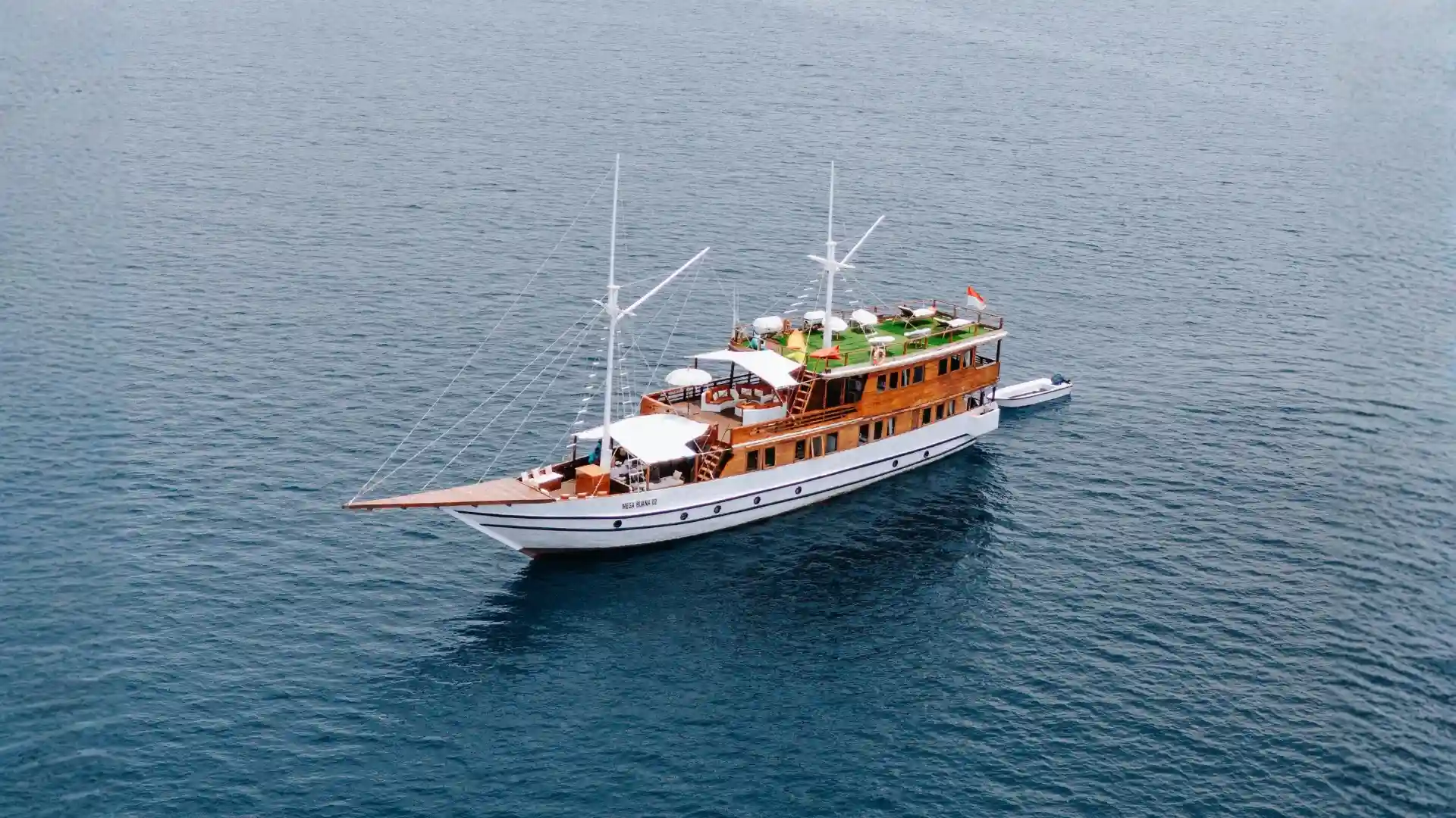 Sewa Kapal Magika Phinisi Liveaboard | Magika Phinisi Liveabaord Exterior