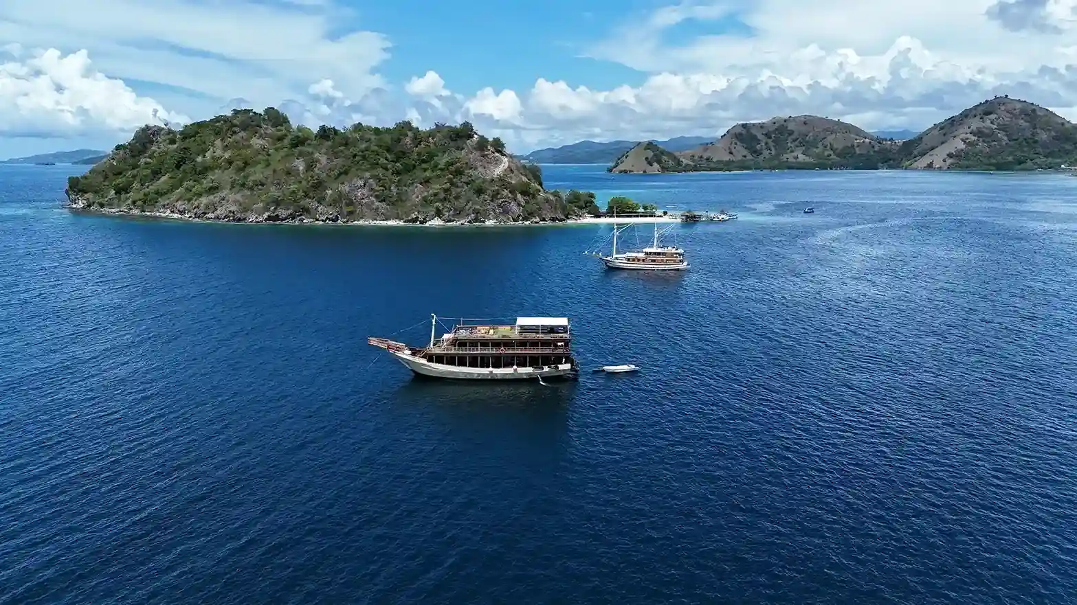 Sailing Labuan Bajo | Labuan Bajo Tour | IndonesiaJuara Trip