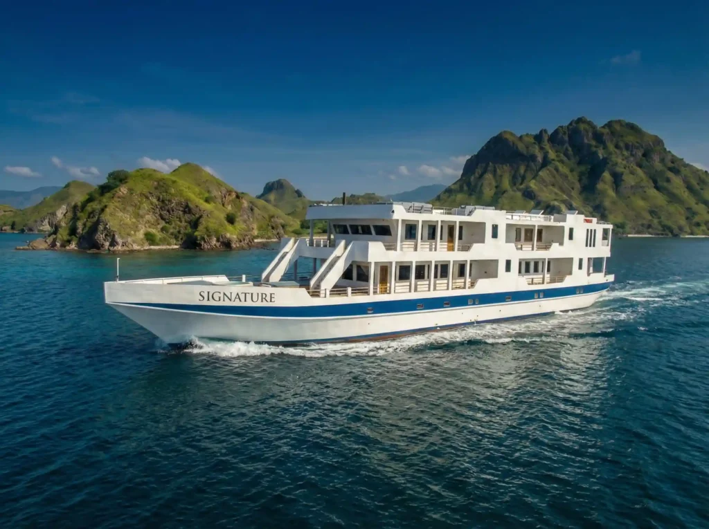 Komodo Signature by Komodo Luxury | Labuan Bajo tour